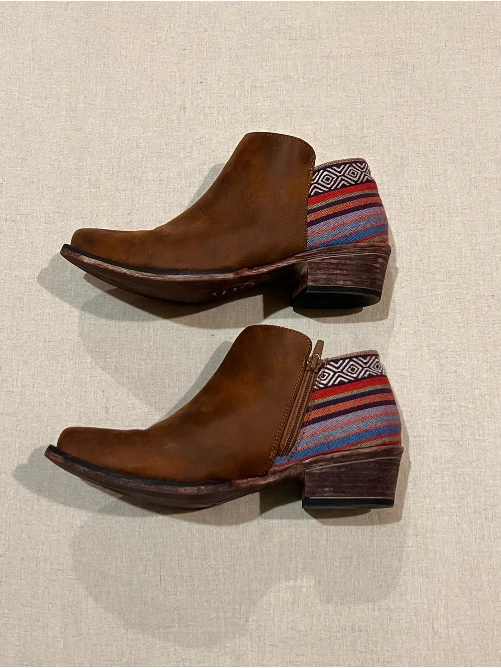 Roper Serape Heel Booties Snip Toe Cowgirl Boots Rodeo Country Western Size 6.